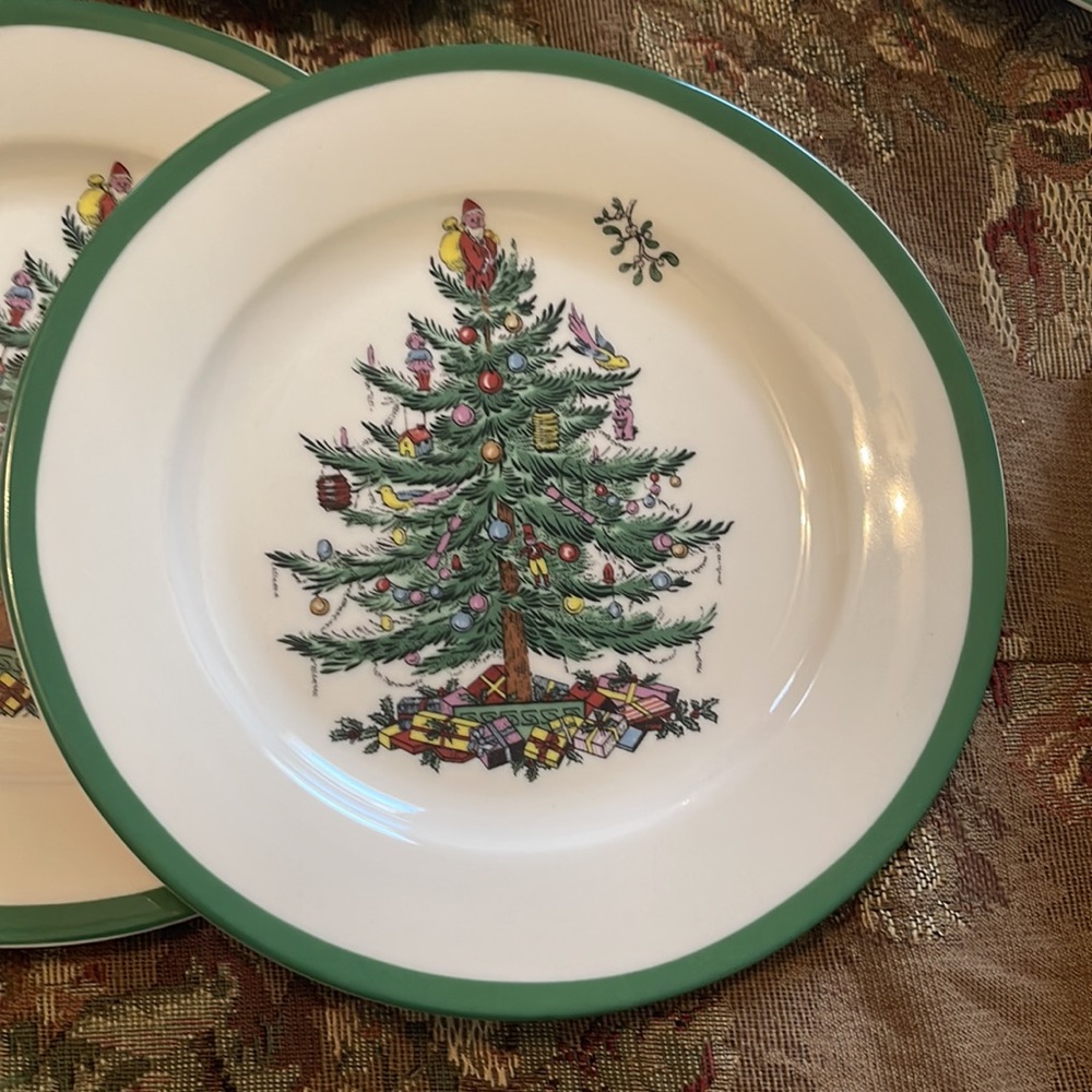8 Spode Christmas tree dinner & 8 salad plates, 40 dinner & 20 guest towels